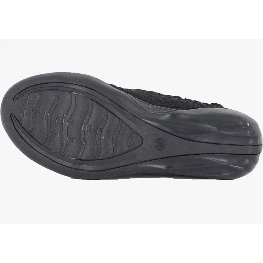 Bernie Mev Cuddly Kids Black Woven Elastic Mary Jane Flats Memory Foam Size 35